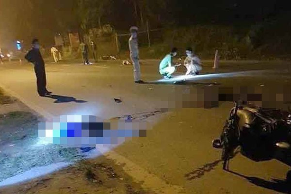 hai-xe-may-dau-dau-khien-3-nguoi-tu-vong-tai-cho-o