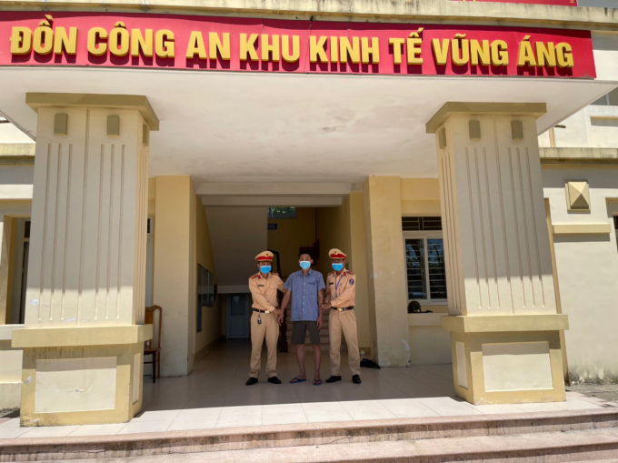 f7bfb09b7b918fcfd680