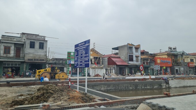 Nhiều hạng mục thi công vẫn ngổn ngang