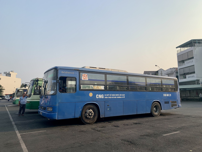Xe buýt tại TP.HCM bắt đầu đông khách trở lại khi sinh viên học tập trung 