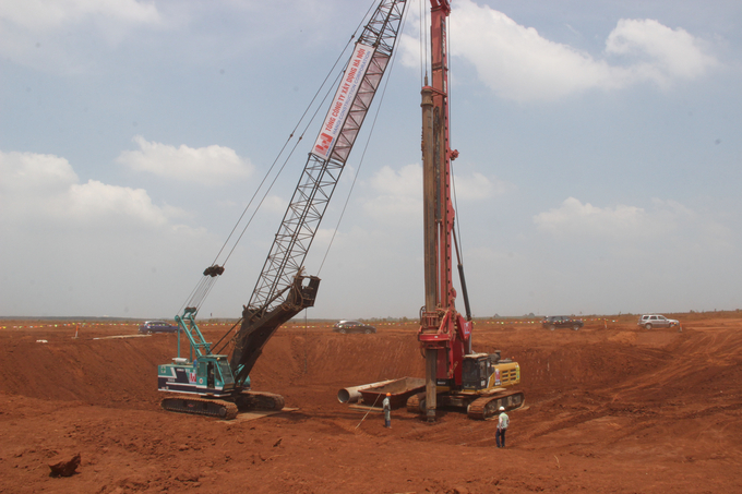 Các nhà thầu tập trung nhân lực, phương tiện triển khai thi công gói thầu dự án