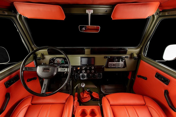 Nội thất của chiếc Toyota Land Cruiser 1983 phục chế

