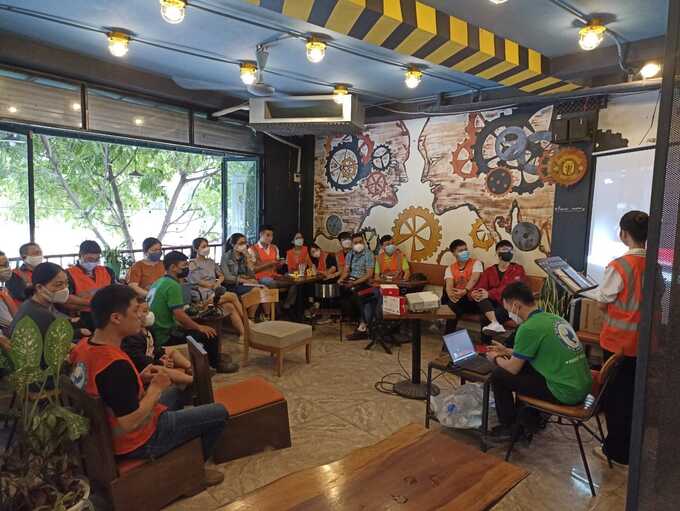 Mỗi tuần nhóm gặp gỡ trao đổi kinh nghiệm