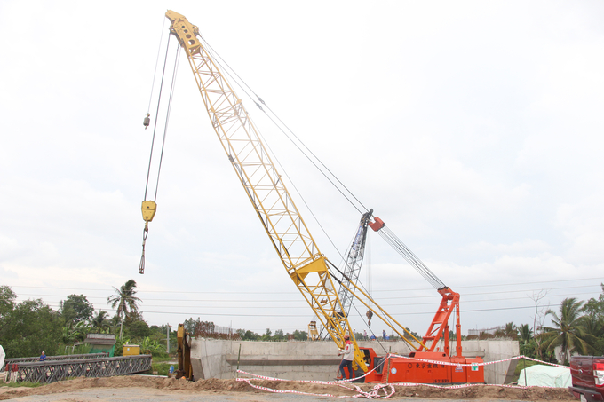 Khu vực cầu Xẻo Vang một trong các cầu chính của dự án cao tốc đã được lao dầm