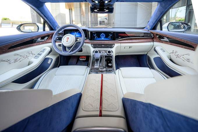 Nội thất sang trọng của Hồng Kỳ H9+

