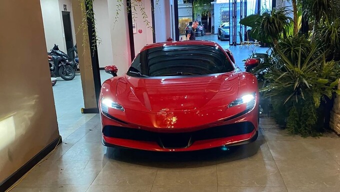 Ferrari SF90 Stradale duy nhất tại Việt Nam có thể ra biển trắng được rao bán trên 50 tỷ đồng

