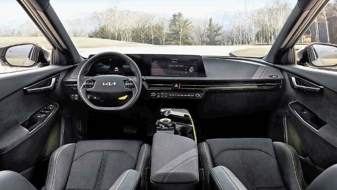 xe-dien-sap-ra-mat-cua-kia-cho-trai-nghiem-cuc-tot-gia-chi-khoang-90-trieu-dong-855-6473436