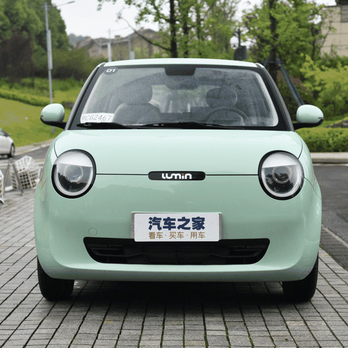 Chiếc xe điện đô thị nhỏ gọn này có giá khởi điểm chưa tới 200 triệu đồng. Ảnh: Carnewschina

