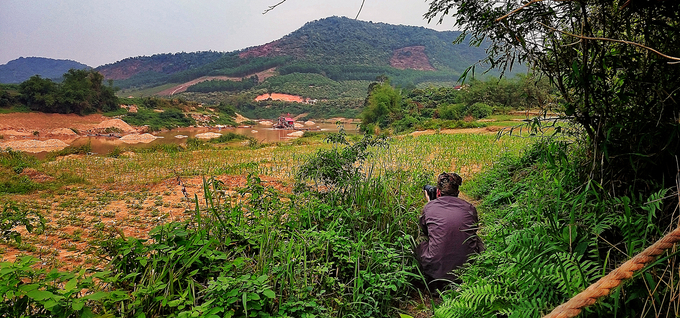 PV Tạp chí GTVT tác nghiệp trong loạt bài: “Sông Lục Nam “rỉ máu” khoáng sản, hé lộ nhiều bất cập trong công tác quản lý giao thông đường thủy ở Bắc Giang”.  Tác phẩm đoạt giải Nhì Giải thưởng Báo chí ATGT năm 2016.
