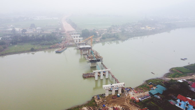 Thi công cầu Vĩnh An trên cao tốc Mai Sơn - QL45