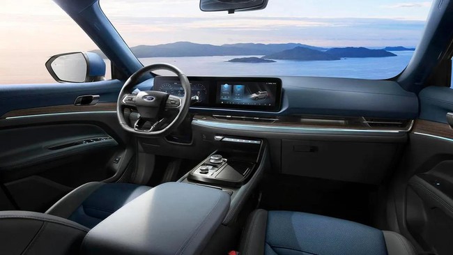 Thiết kế nội thất xe hiện đại với màn hình kép 12,3 inch..