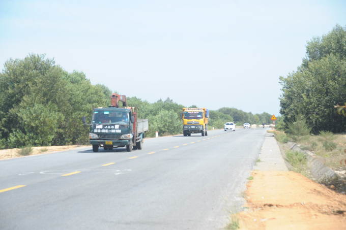 Đường Võ Chí Công là một trong năm tuyến đường trọng điểm trên trục dọc bắc nam.