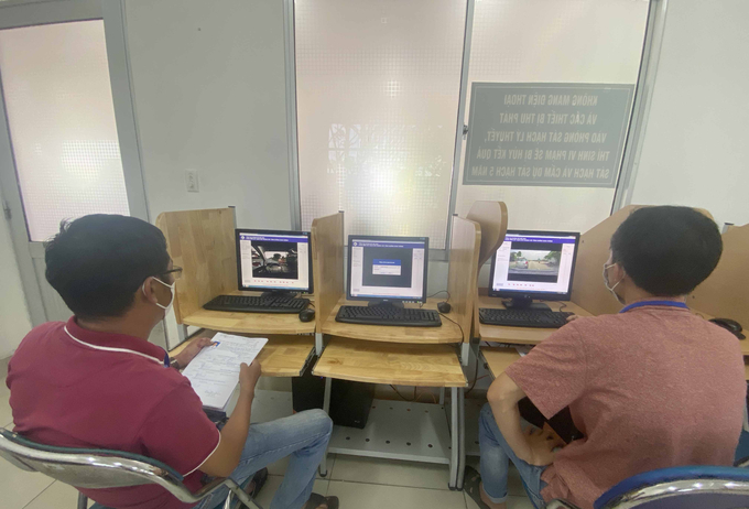 Trong đó có 62 thí sinh tham gia phần thi mô phỏng, đậu 40 thí sinh (tỷ lệ đạt 64,5%)