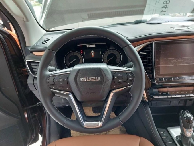 Nổi bật với trang bị màn hình giải trí trung tâm 9 inch.