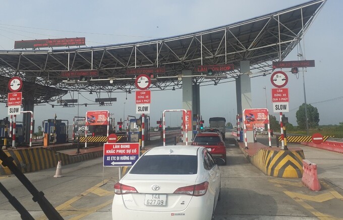 Từ 1/8/2022, các trạm thu phí đường bộ chuyển sang thu phí tự động xe ô tô và mỗi trạm chỉ duy trì một làn thu phí hỗn hợp.