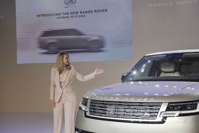 Range Rover mới với 4 phiên bản vừa ra mắt tại Việt Nam .