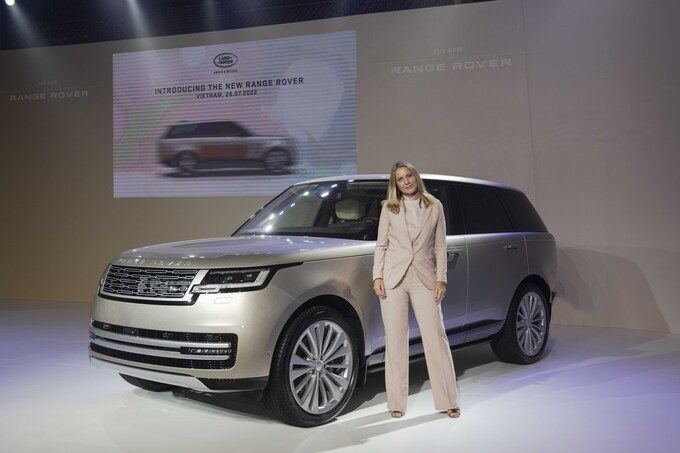 Range Rover mới có giá bán từ 11.189 tỷ đến 23.859 tỷ dồng.