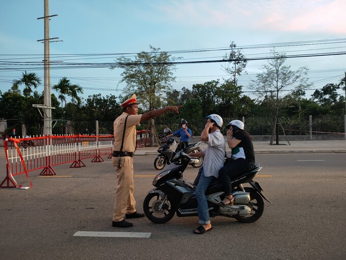 Lực lượng chức năng có mặt trên các tuyến đường để đảm bảo ATGT, ANTT.