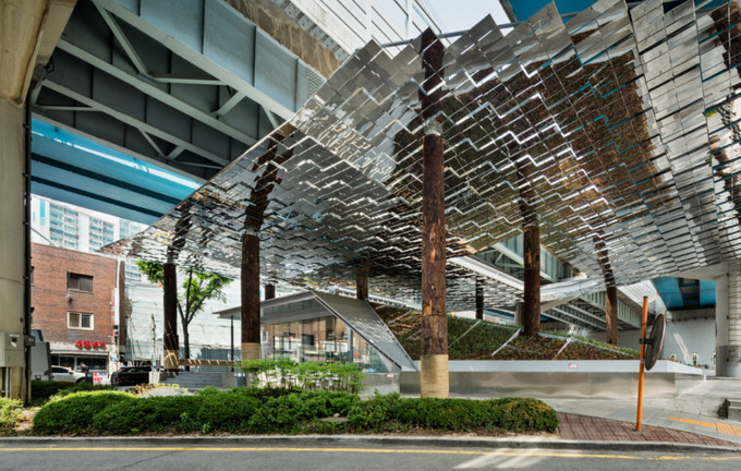 Một không gian đẹp mắt khác dưới gầm cầu vượt Oksu, quận Seongdong