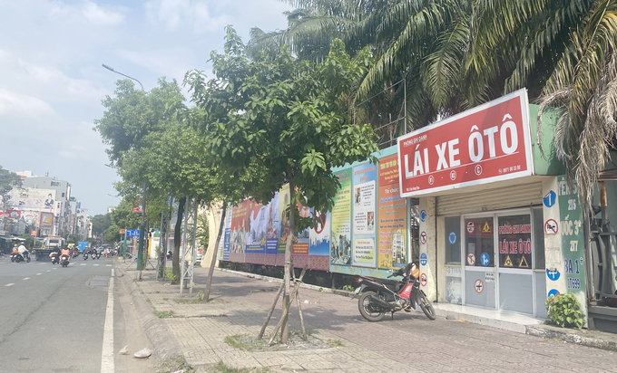 Người dân và các trung tâm đào tạo đề nghị cơ quan chức năng có thẩm quyền kiểm tra dẹp bỏ các văn phòng 