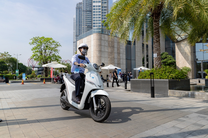 Phiên bản phần mềm mới đem lại cảm giác lái mượt mà, tay ga có độ “đầm” tương đương các mẫu xe ga chạy xăng cao cấp.