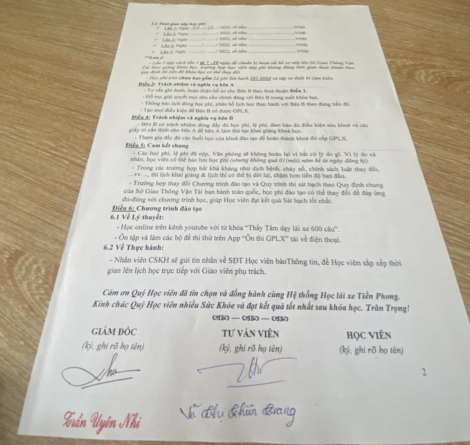 Hợp đồng ghi danh của Công ty TNHH Dịch Vụ Tư Vấn Nghề Nghiệp Tiền Phong soạn sẵn để ký với học viên.