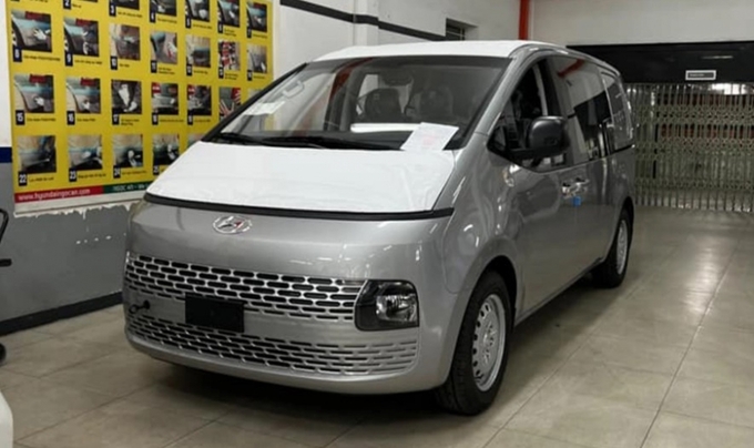 Staria sẽ là đối thủ đáng gờm của Carnival.