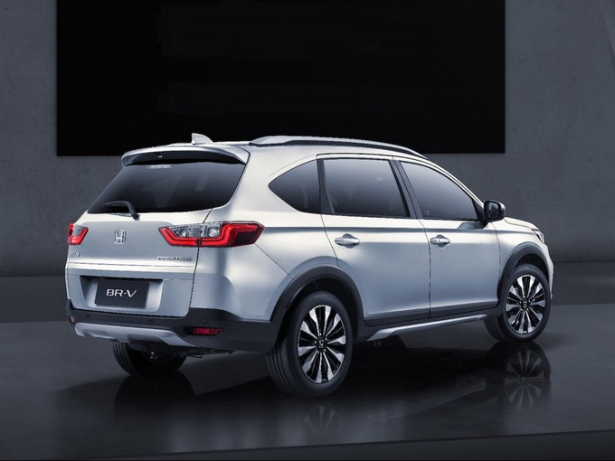 Giá bán Honda BR-V 2022 tại Indonesia dao động từ 275,9 - 339,9 triệu Rupiah (khoảng 439 - 541 triệu đồng), cho 5 phiên bản trang bị khác nhau.