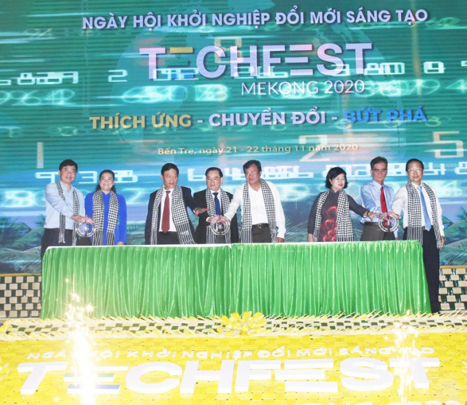 anh 3 ấn nút khai mạc Techfest MêKong