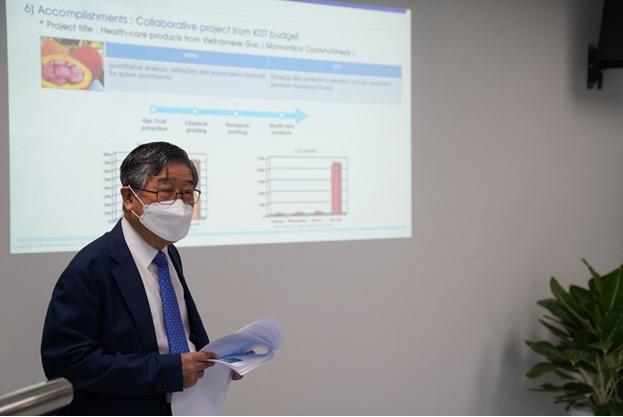 anh 2 Viên trưởng VKIST pb