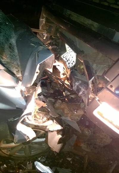 xe-4-cho-dau-dau-xe-tai-4-nguoi-nguy-kich