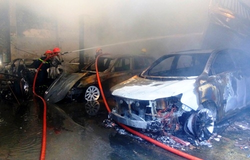thiet-hai-hang-chuc-ty-trong-vu-chay-gara-oto-o-sa