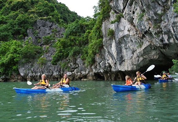 Kayak-VInh-Ha-Long