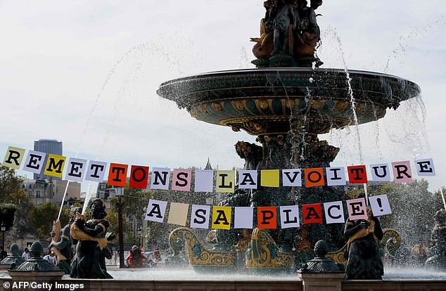 photo-1-1538702286857213524424