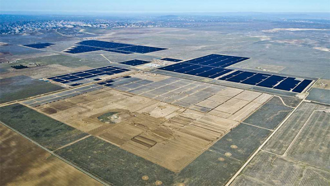 nha-may-dien-mat-troi