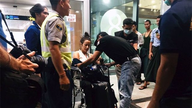 May-bay-cho-khach-truot-khoi-duong-bang-vo-lam-3-o