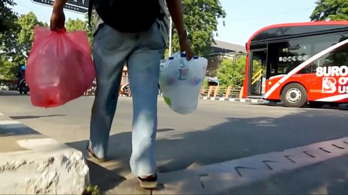 ngu-o-i-da-n-xa8ch-ra8c-tha-i-nhu-a-to-8i-e-tra-ve