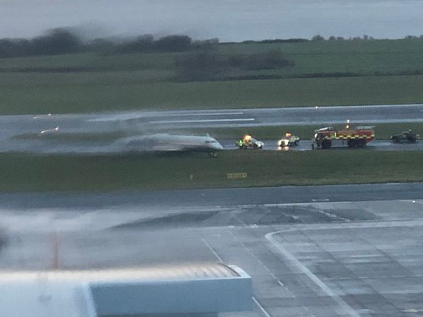 1_John-Lennon-Airport