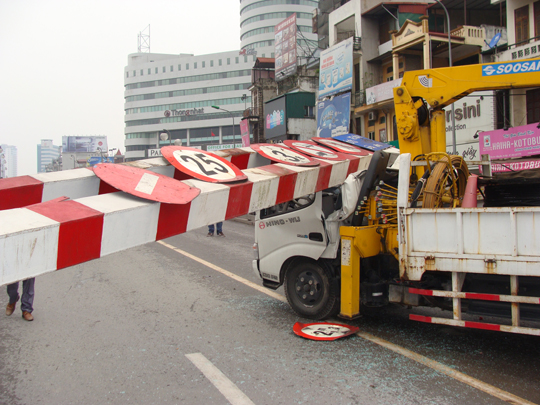 Sự thiếu ý thức chấp hành luật lệ giao thông dẫn đến những tai nạn nguy hiểm và thương tâm