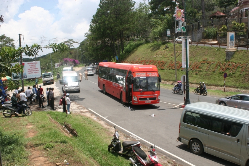 Xe khách hãng Phương Trang tông cụ bà 80 tuổi tử vong- Ảnh 1.