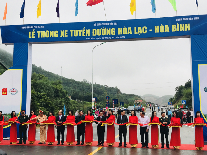 3534B68E-2BF9-4C99-9598-3B2FB25D4E13.