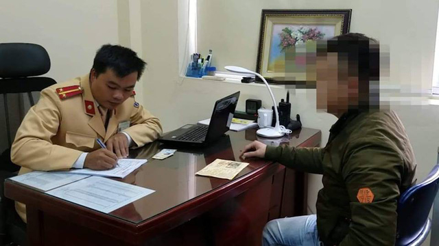 6E4994FE-ACF6-403B-A2C5-EDB45E5C7CB2.