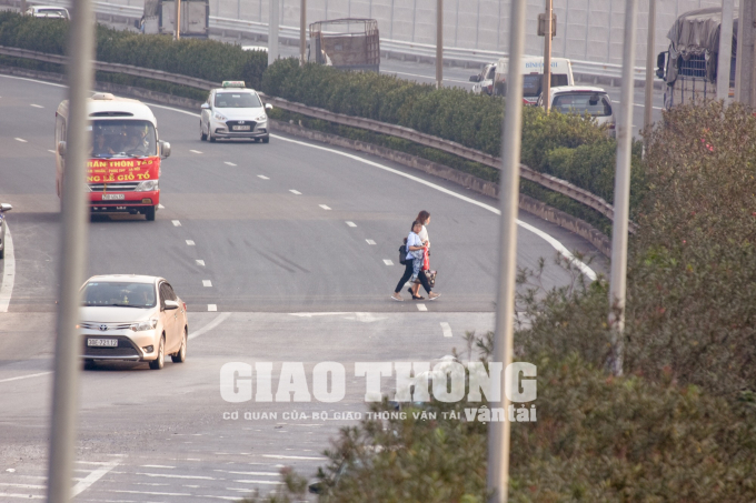 E15DDCB2-9EB0-49FB-BE78-16C1E3A262A7.