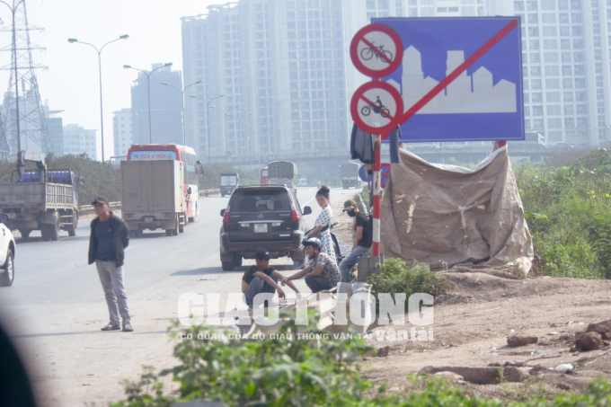 1593F503-86FE-4C84-B015-4B9A55F25101.