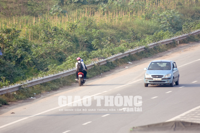 3DBA7364-F336-4AD7-82F3-ACB91A8F8F1F.