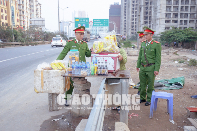 9F3544DE-6F99-4C7B-9DA7-60444CE32B38.