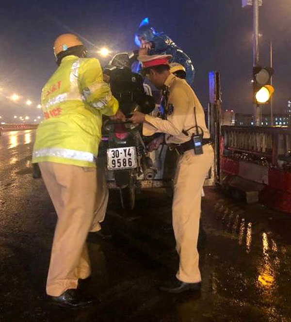 E944894B-96A9-45BC-8FF3-64988FFBBC4A.