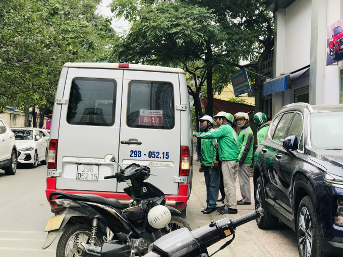 8BA227E3-7BB6-4AA1-8261-8BC8BCC85AEB.