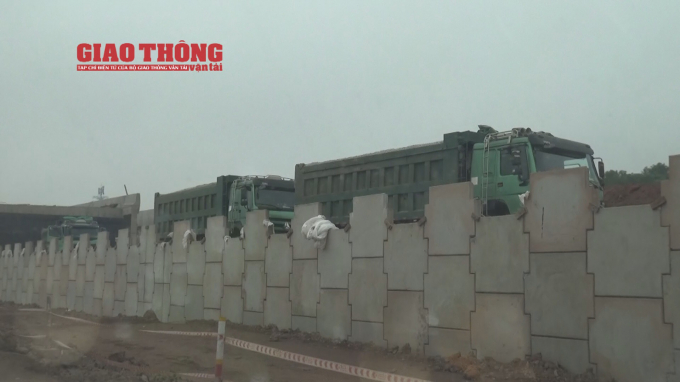 9A03FCA2-EE53-4A96-AB89-66A607F23E44.