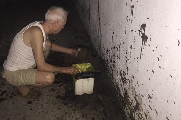 77E85973-A5FF-415D-BA8E-68C0C80FA7A9.